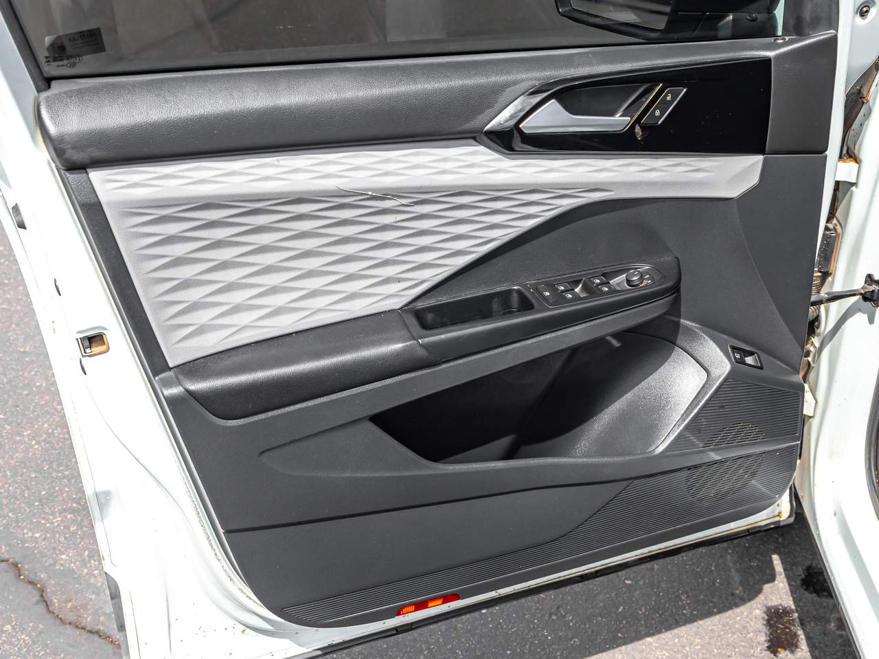 2023 Volkswagen Taos S - Photo 9