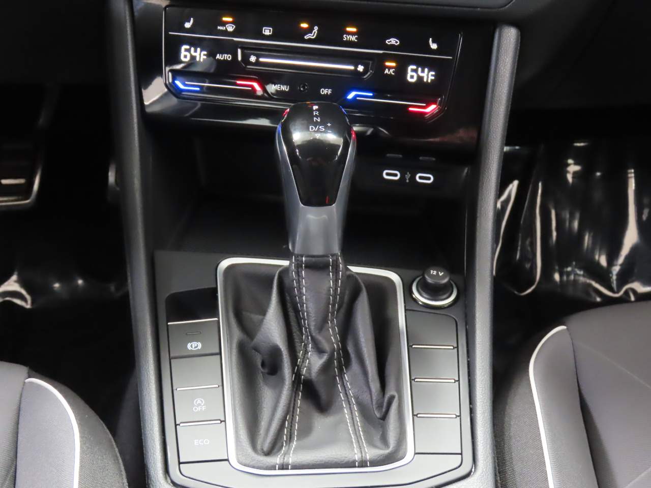 2025 Volkswagen Jetta Sport - Photo 12