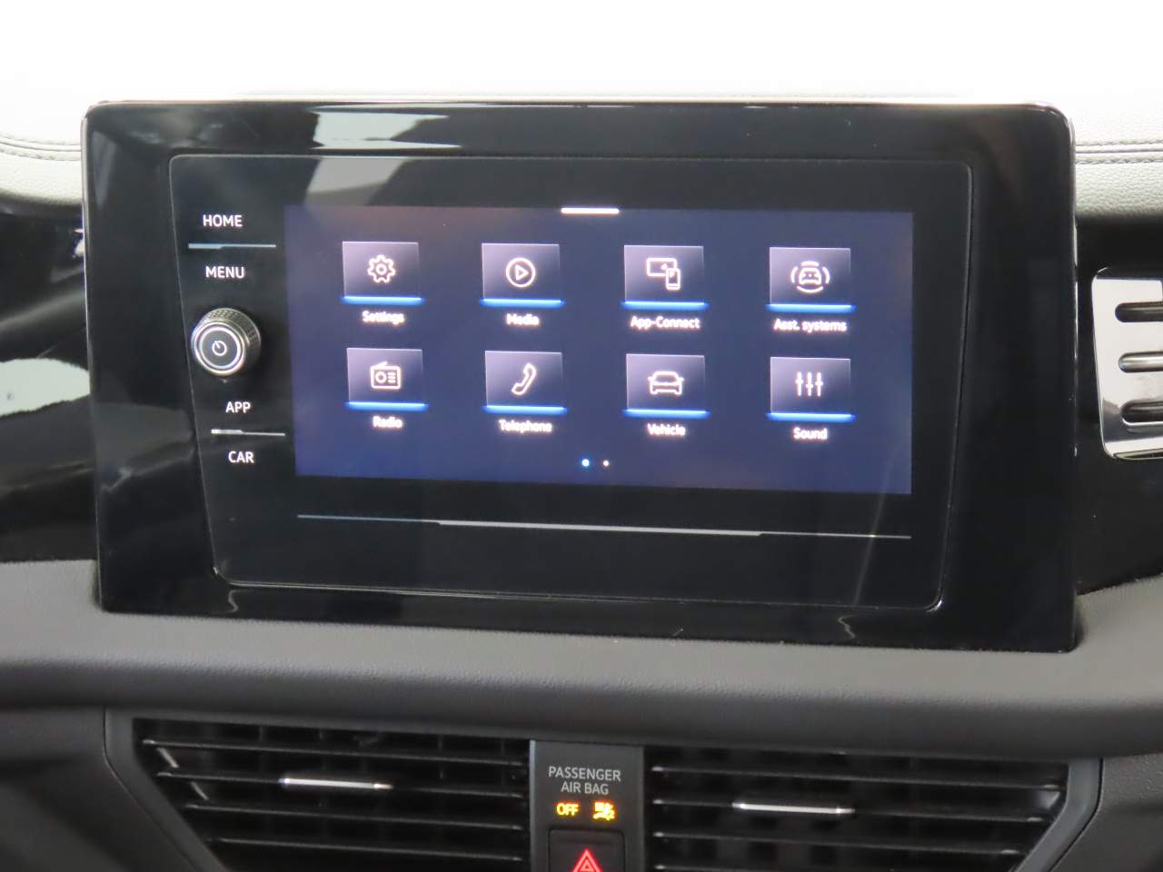 2025 Volkswagen Jetta Sport - Photo 13