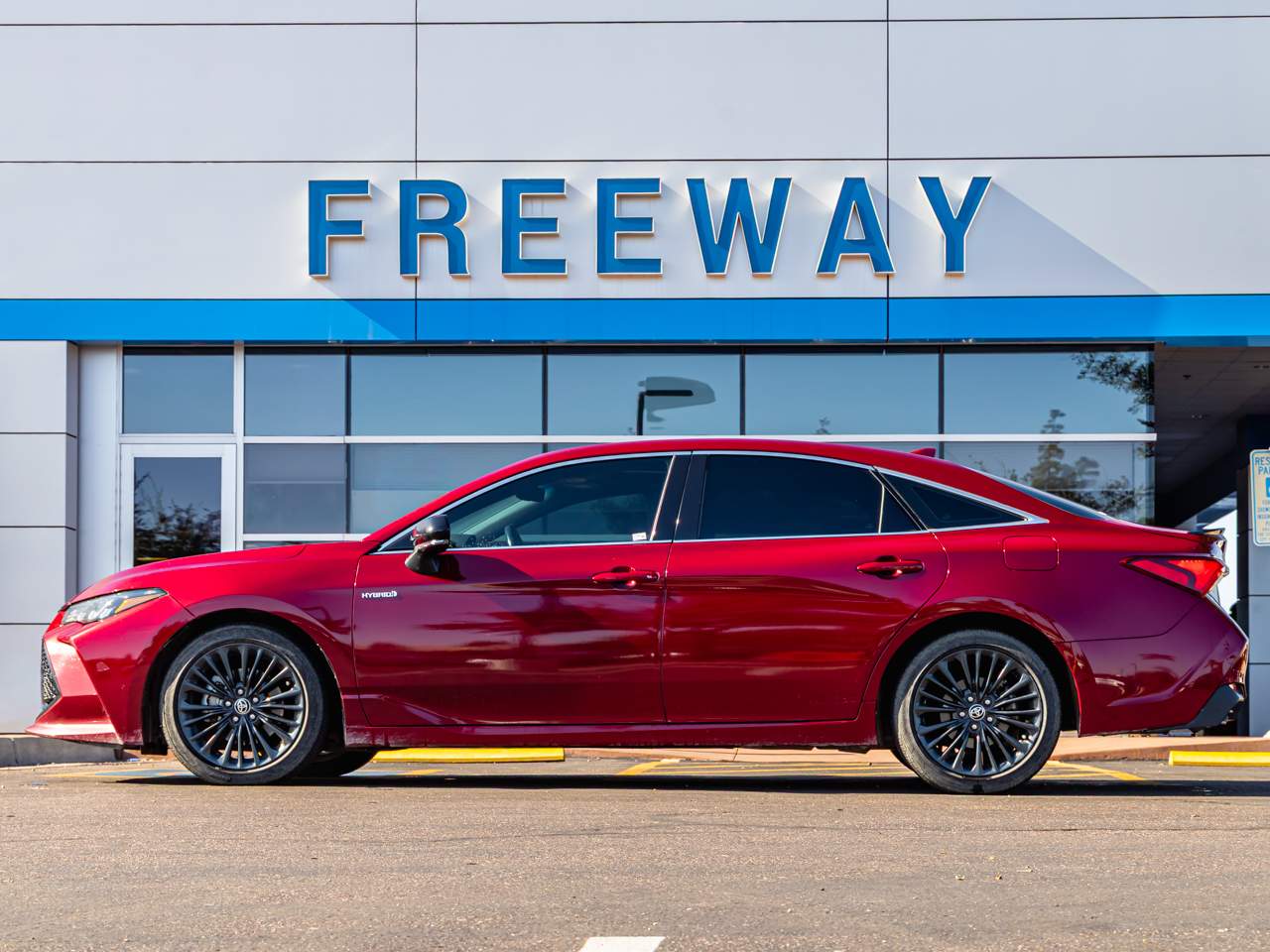 2021 Toyota Avalon Hybrid XSE