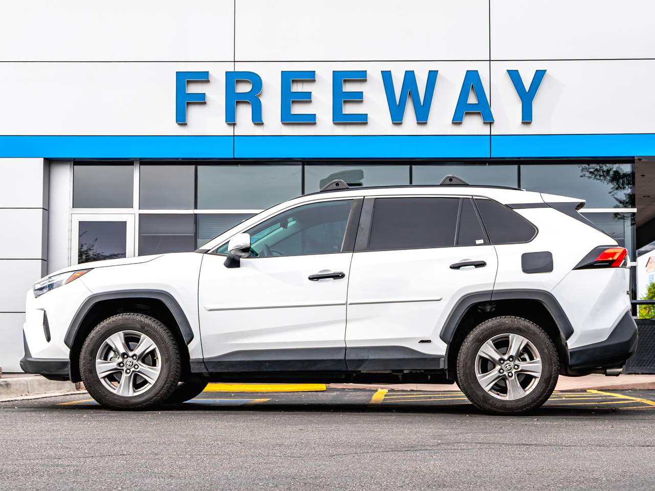 2022 Toyota RAV4 Hybrid XLE