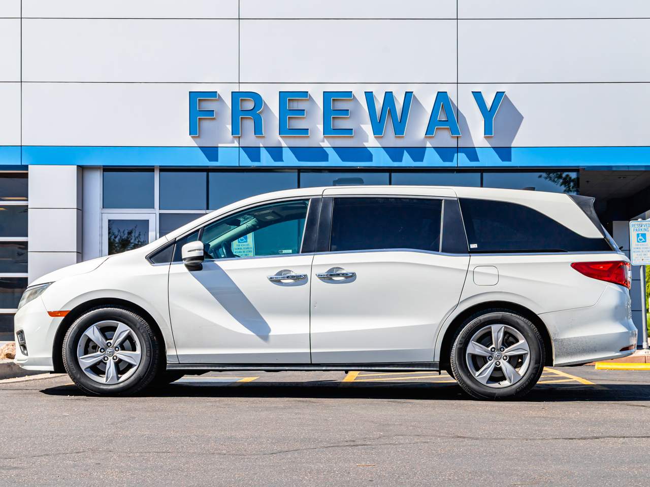2019 Honda Odyssey EX-L photo 3