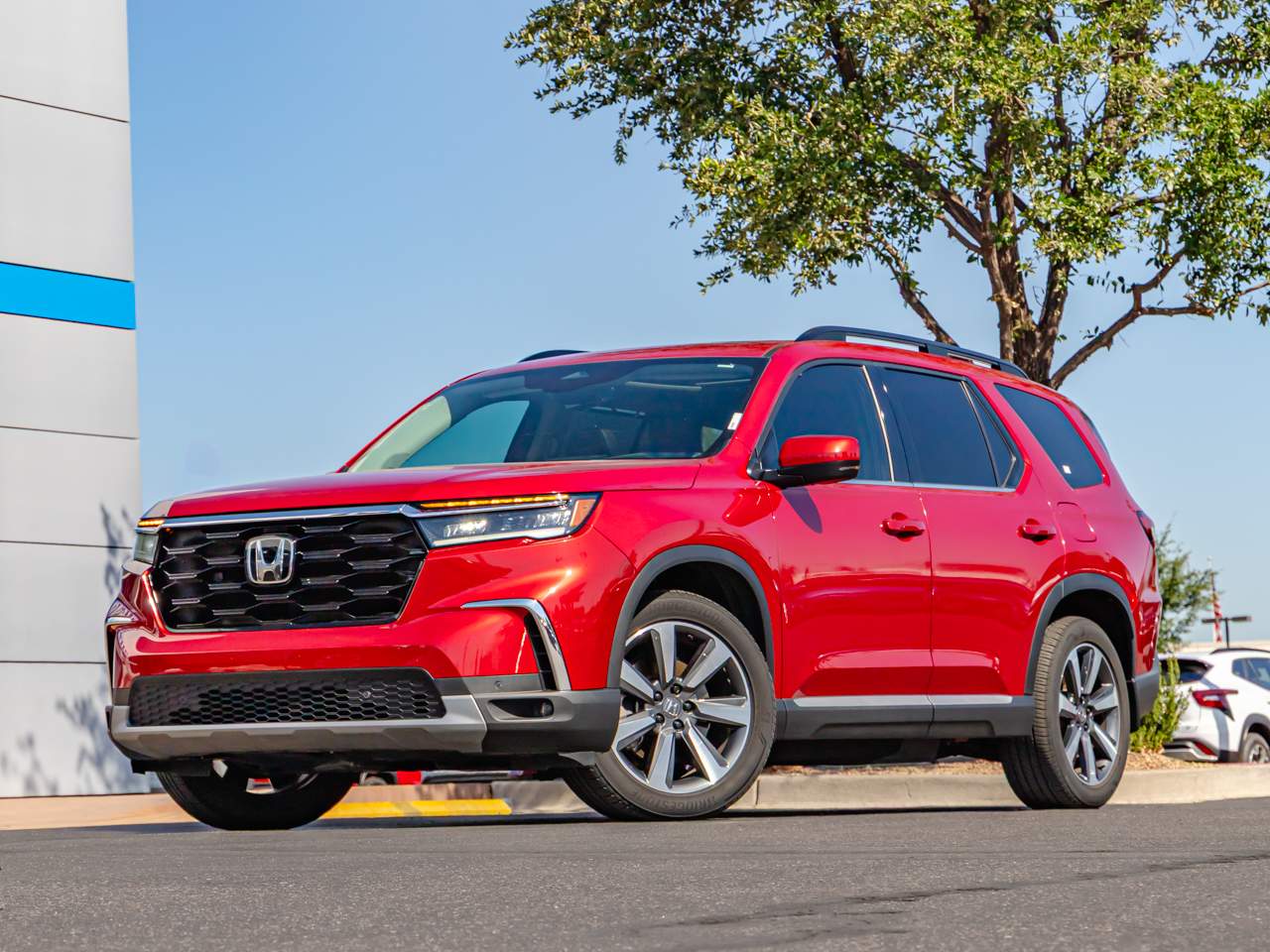 2025 Honda Pilot Touring AWD's photo