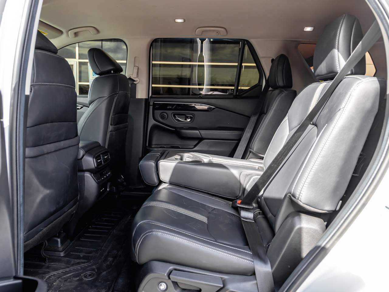 2025 Honda Pilot EX-L - Photo 18