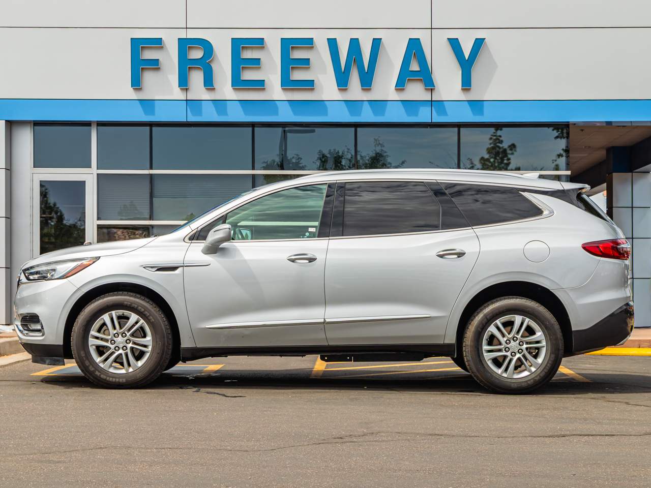 2020 Buick Enclave Essence