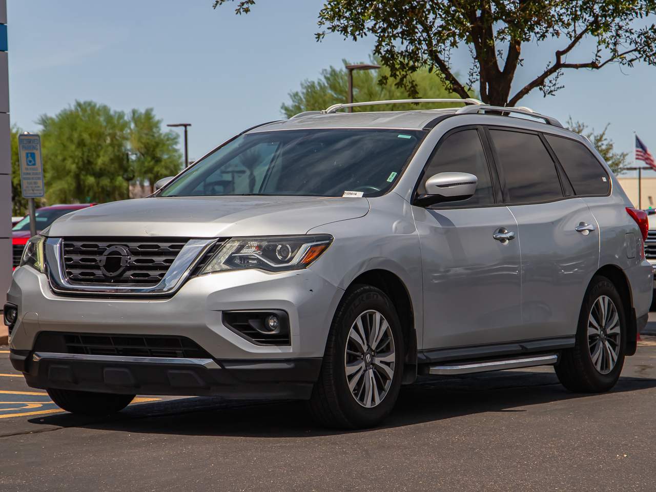 2017 Nissan Pathfinder SV