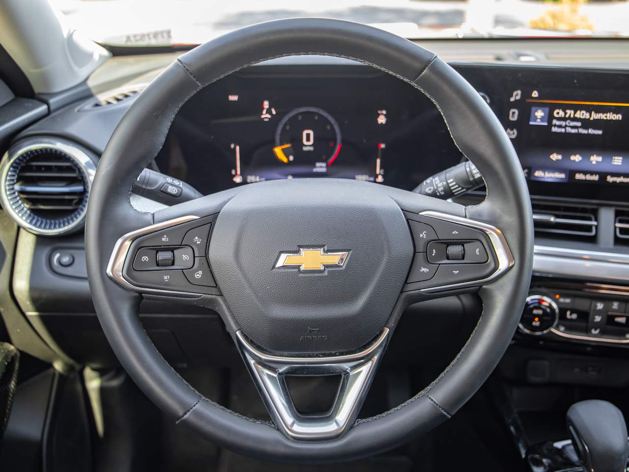 2024 Chevrolet Trax LT - Photo 12