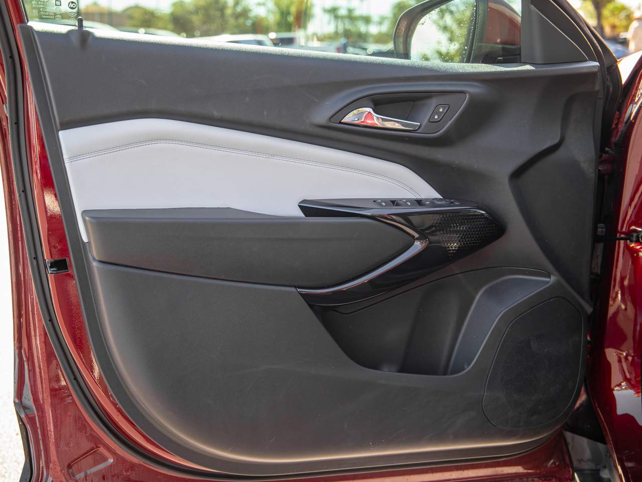 2024 Chevrolet Trax LT - Photo 9