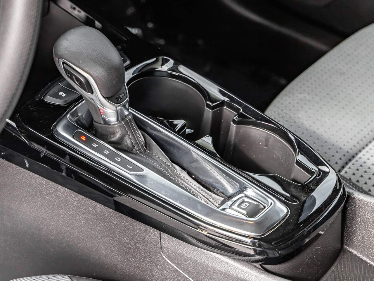 2025 Chevrolet Trax LT - Photo 10