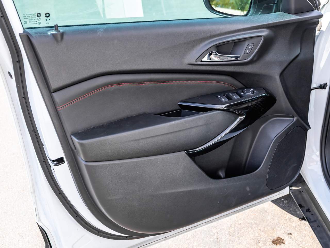 2024 Chevrolet Trax RS - Photo 18