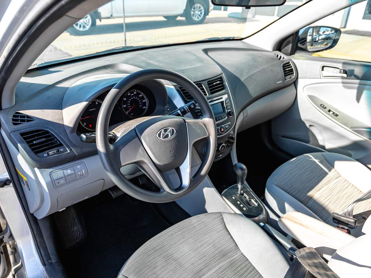 2016 Hyundai Accent SE - Photo 8