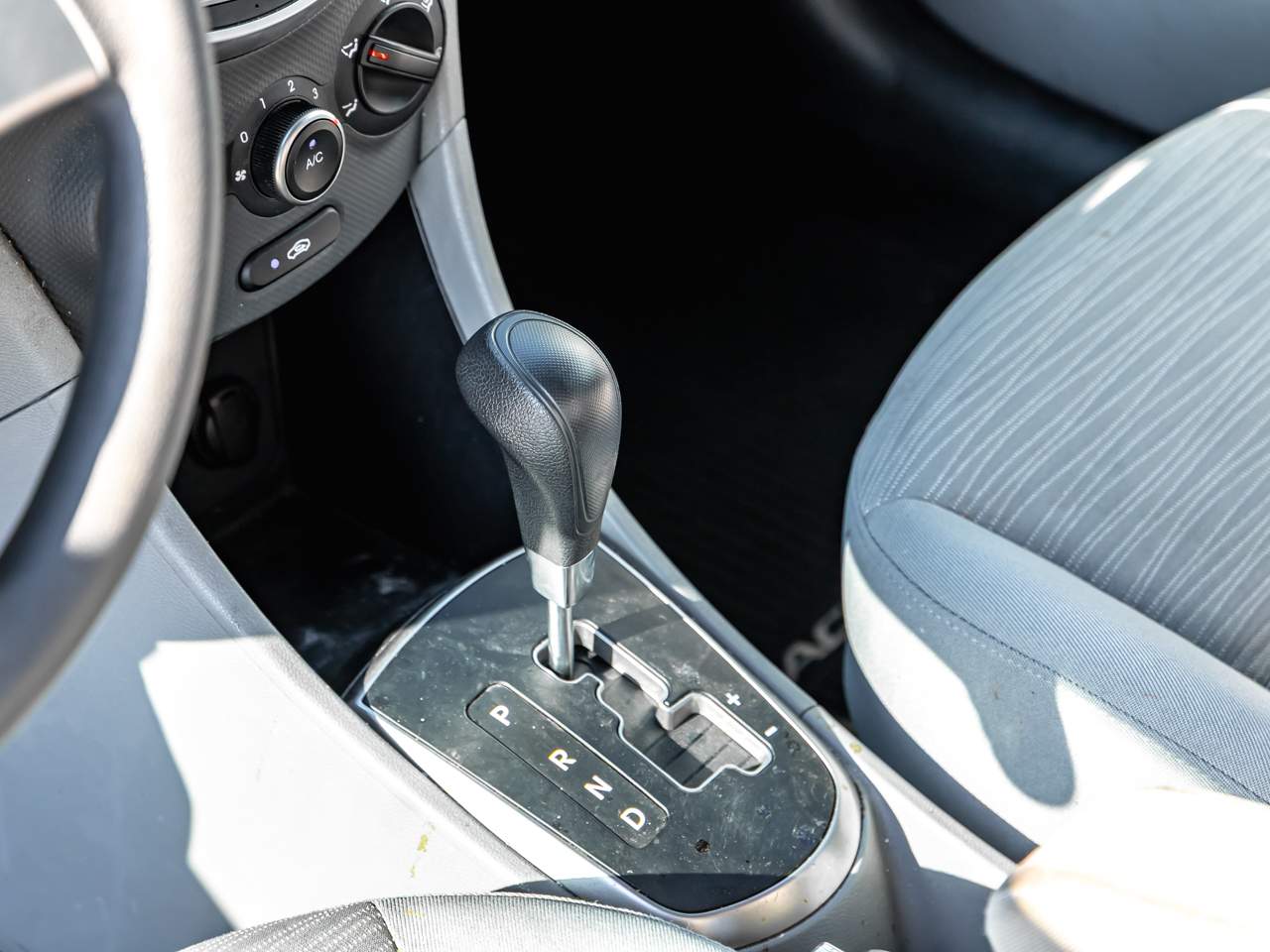 2016 Hyundai Accent SE - Photo 16