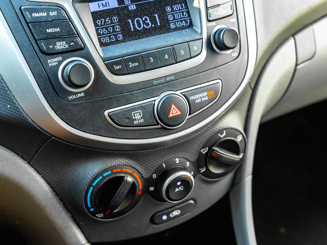 2016 Hyundai Accent SE - Photo 15