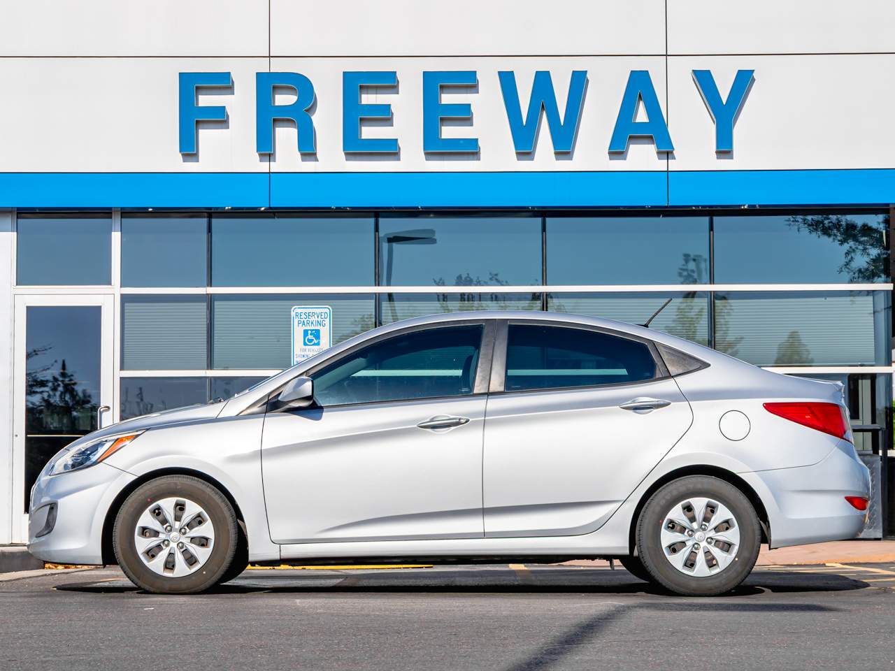 2016 Hyundai ACCENT SE