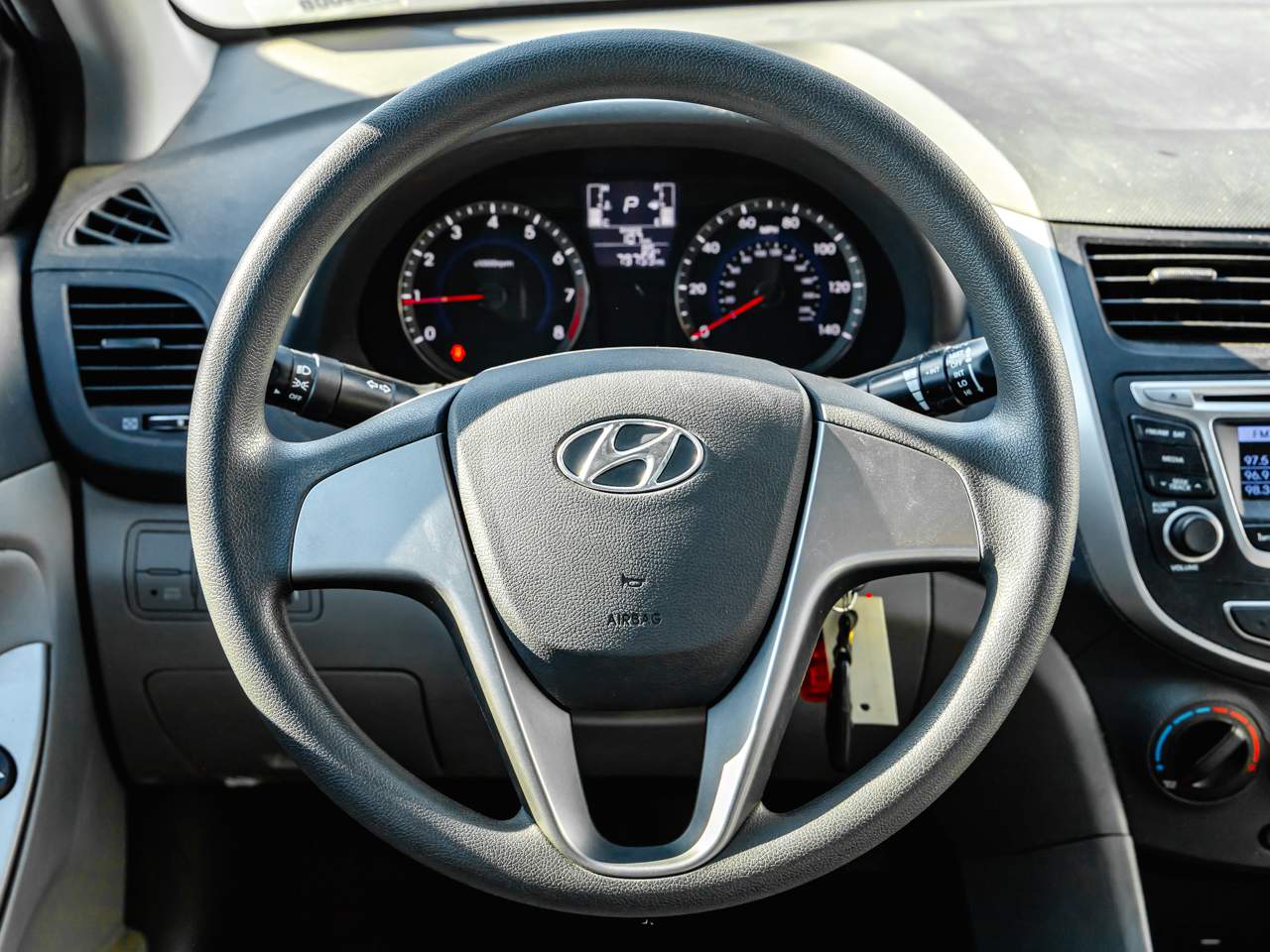 2016 Hyundai Accent SE - Photo 11