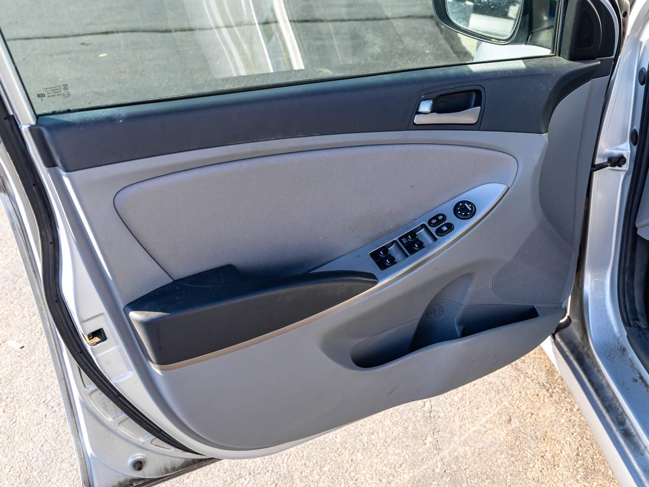 2016 Hyundai Accent SE - Photo 9