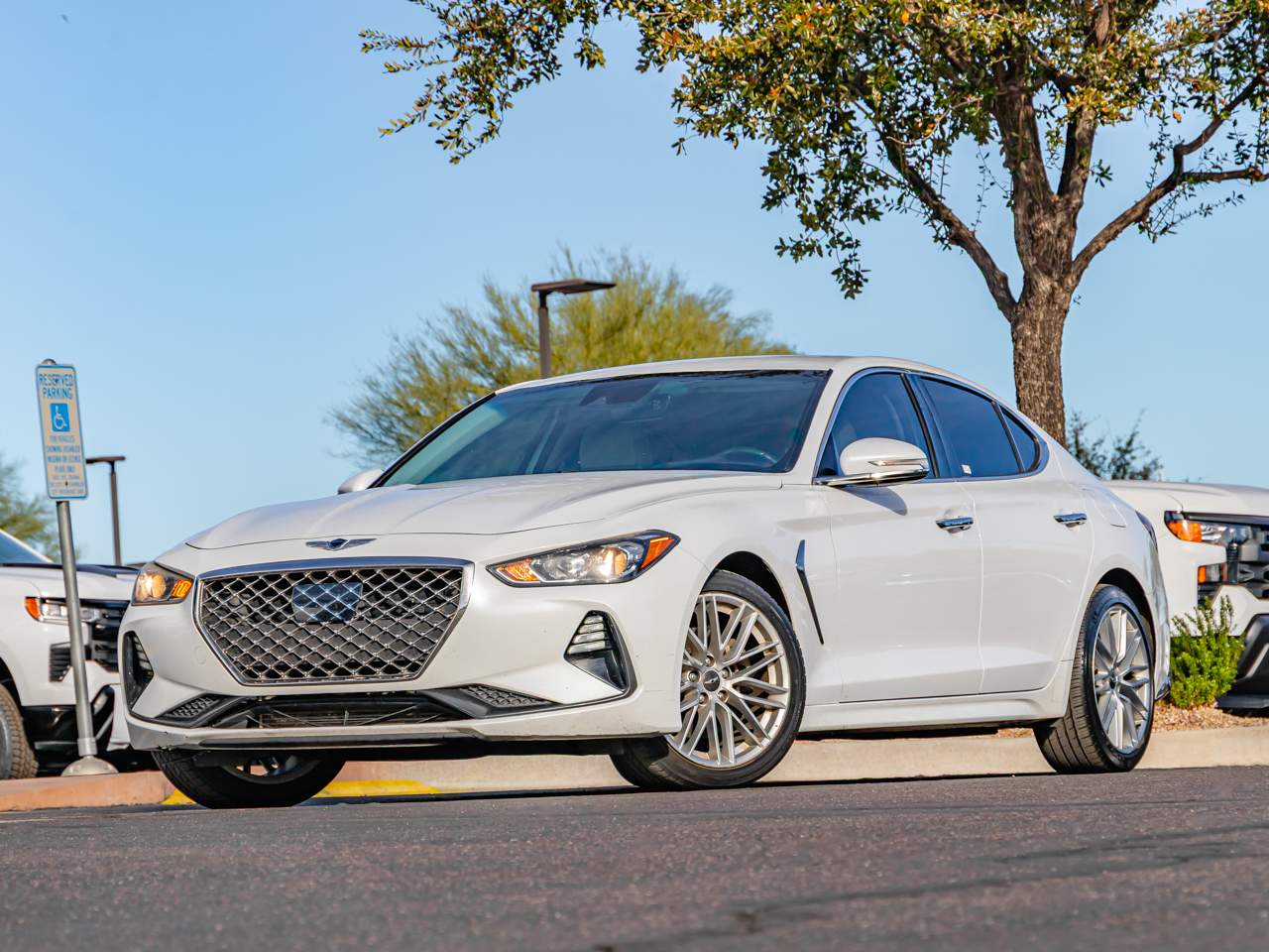 2020 Genesis G70 2.0T