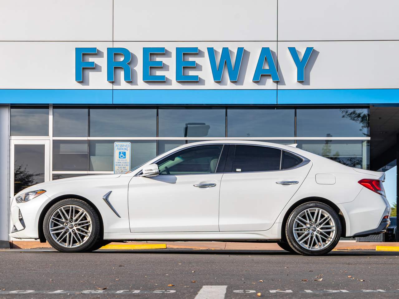 2020 Genesis G70 2.0T