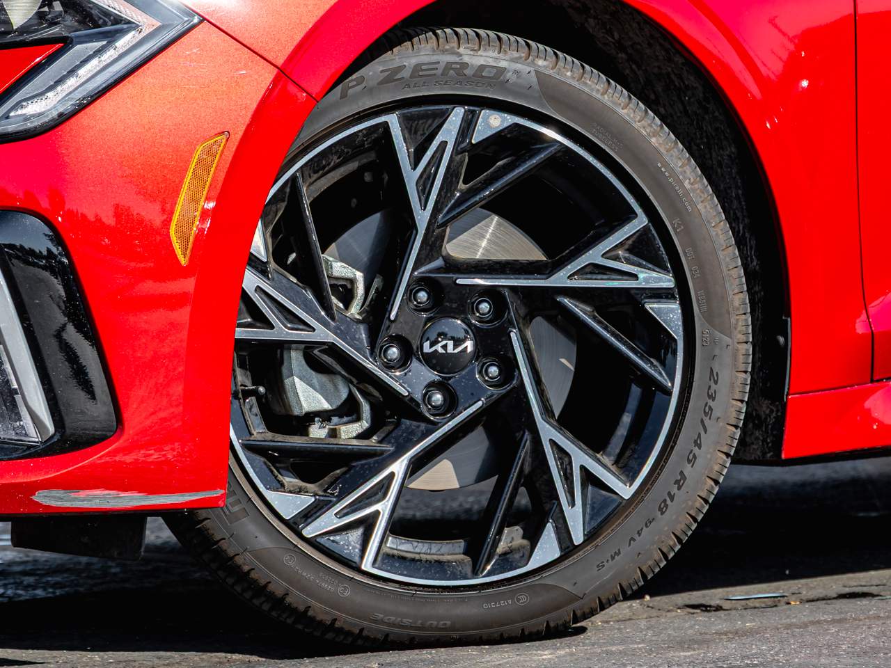 2025 Kia K5 GT-Line - Photo 6