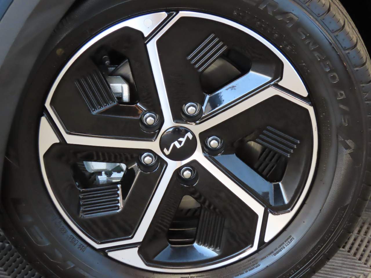 2024 Kia Niro EX - Photo 6