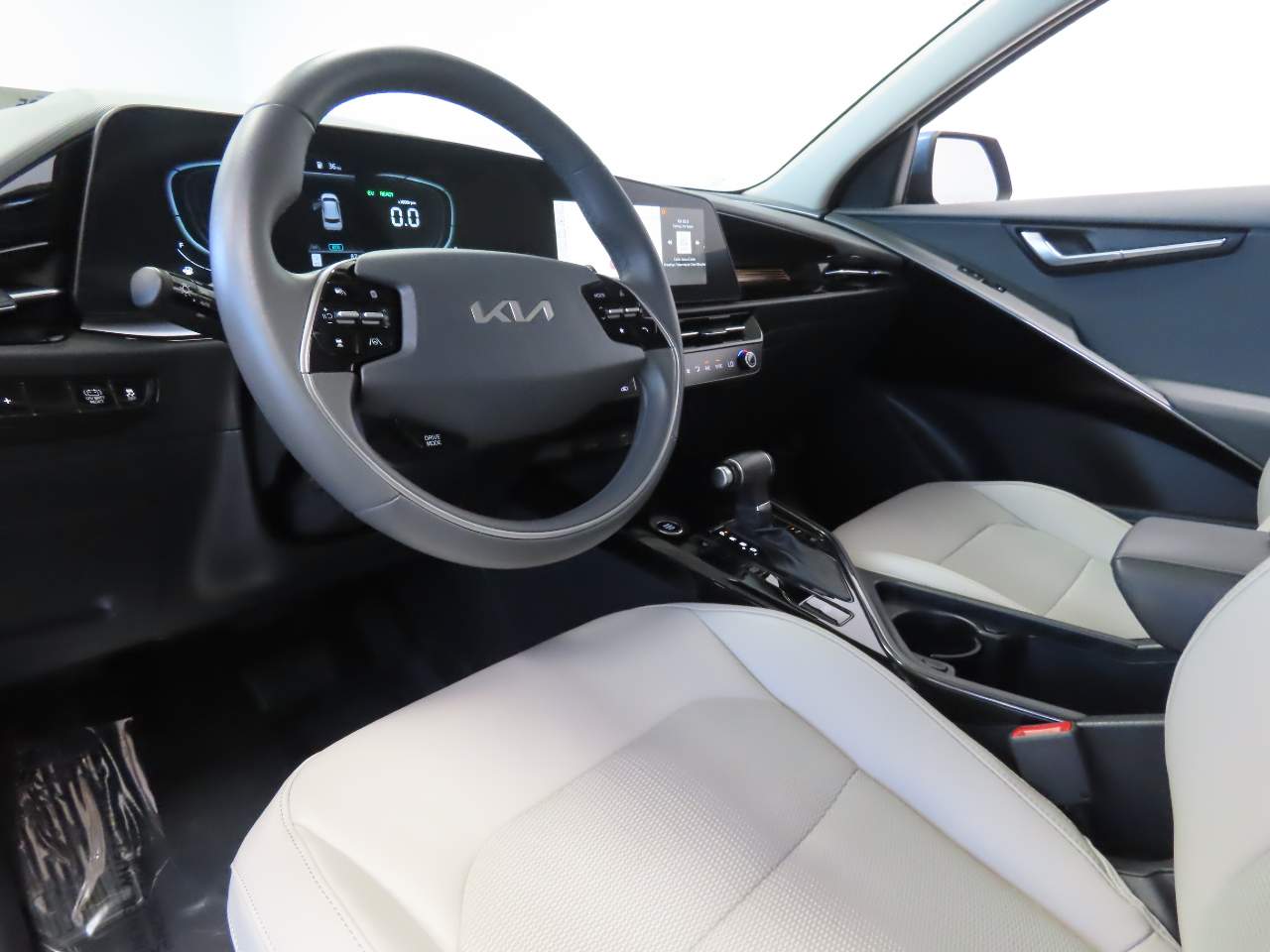 2024 Kia Niro EX - Photo 8