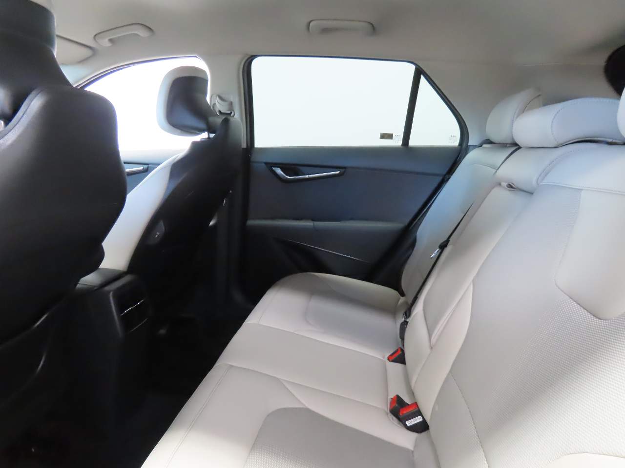 2024 Kia Niro EX - Photo 16