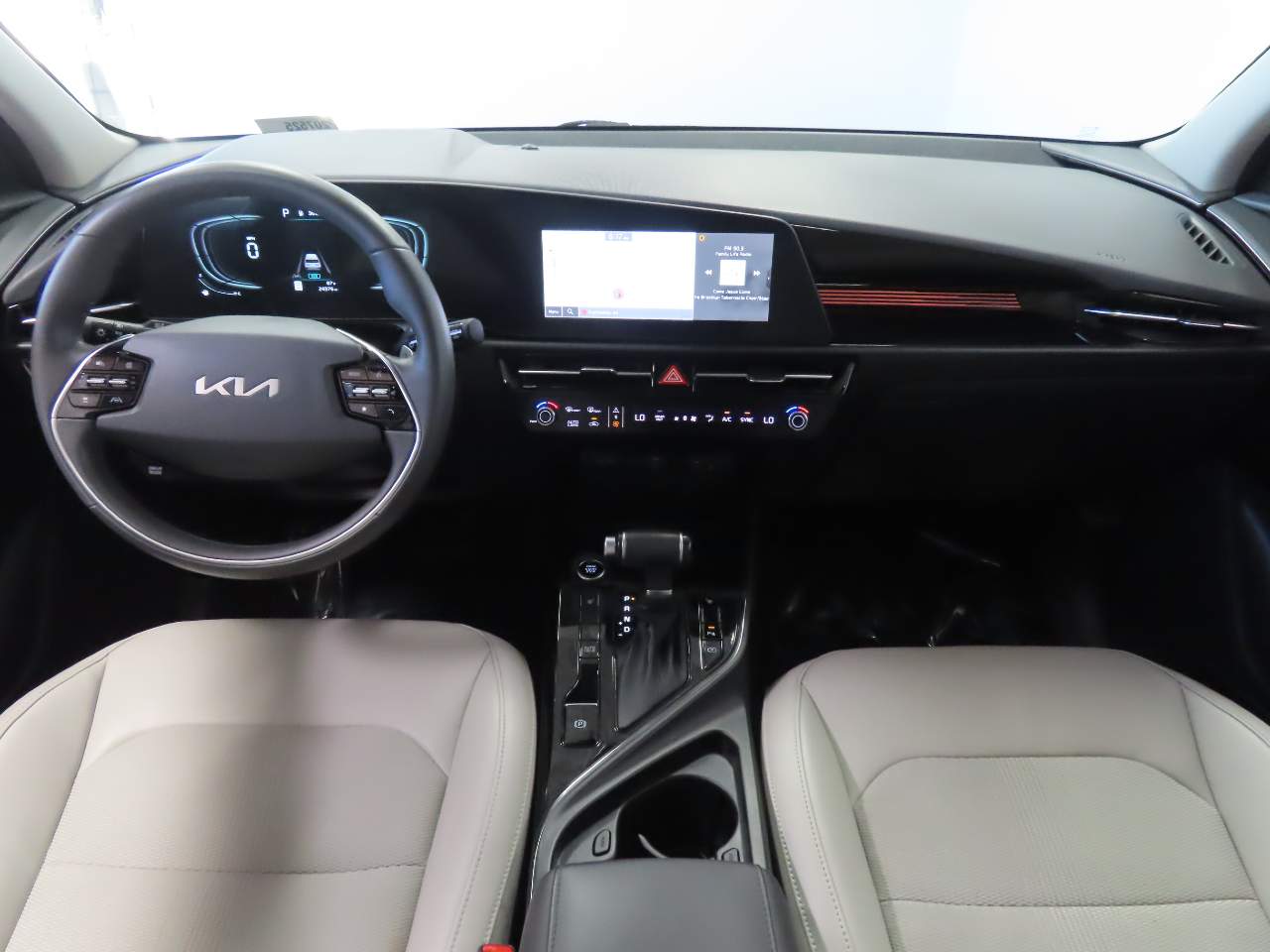 2024 Kia Niro EX - Photo 14