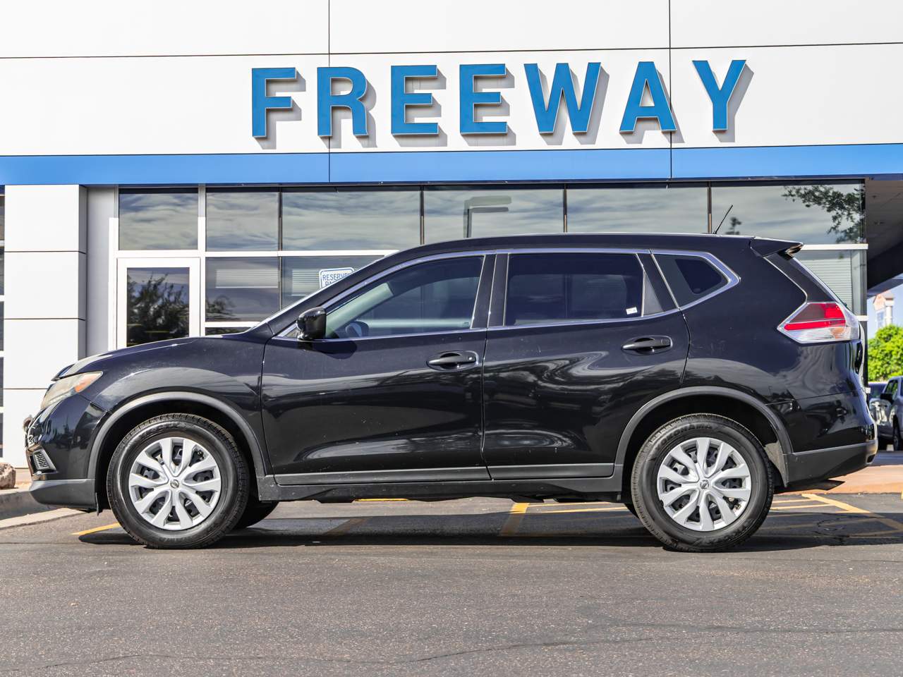 Used 2016 Nissan Rogue S with VIN KNMAT2MTXGP640732 for sale in Chandler, AZ
