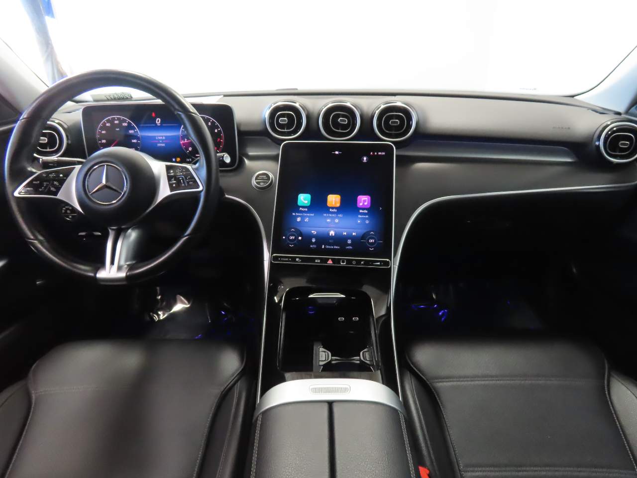 2025 Mercedes-Benz C-Class Sedan C 300 - Photo 13