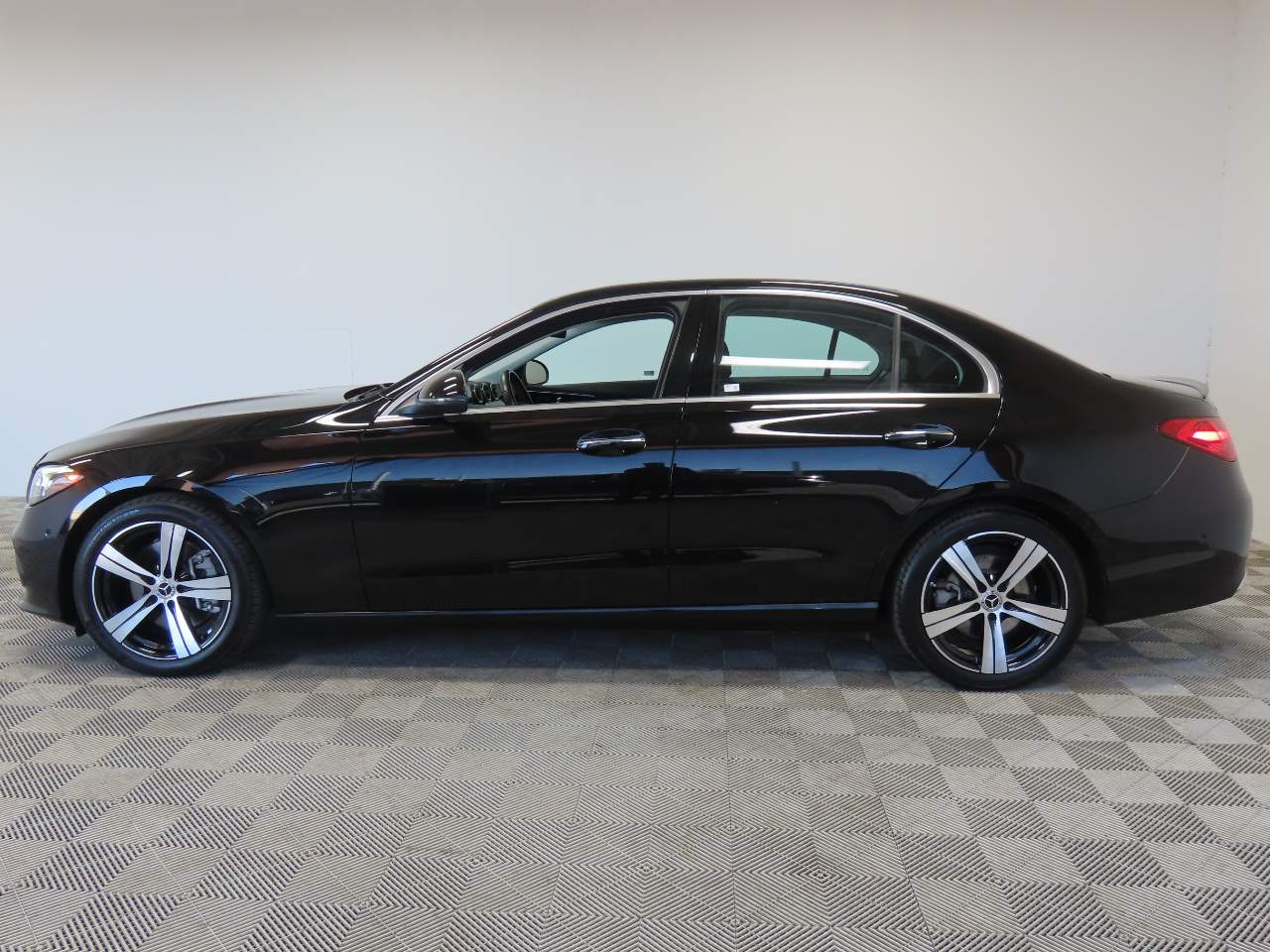 2025 Mercedes-Benz C-Class Sedan C 300 - Photo 5