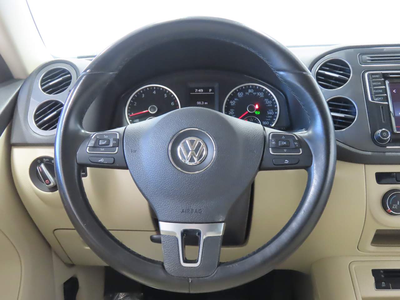 2017 Volkswagen Tiguan S - Photo 9