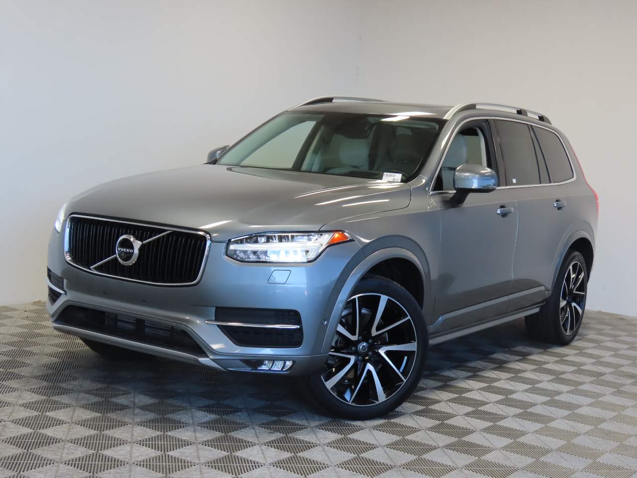 2019 Volvo XC90 T6 Momentum
