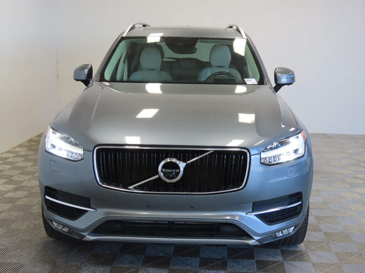2019 Volvo XC90 T6 Momentum