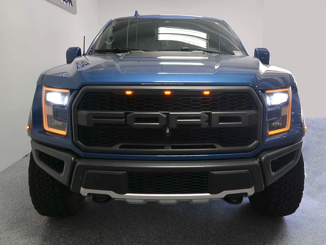 Used 2019 Ford F-150 Raptor with VIN 1FTFW1RG5KFC08101 for sale in Phoenix, AZ