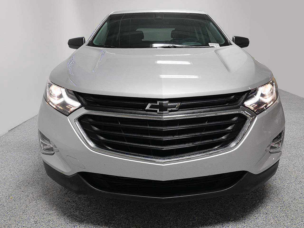 Used 2020 Chevrolet Equinox LS with VIN 2GNAXHEVXL6166628 for sale in Phoenix, AZ