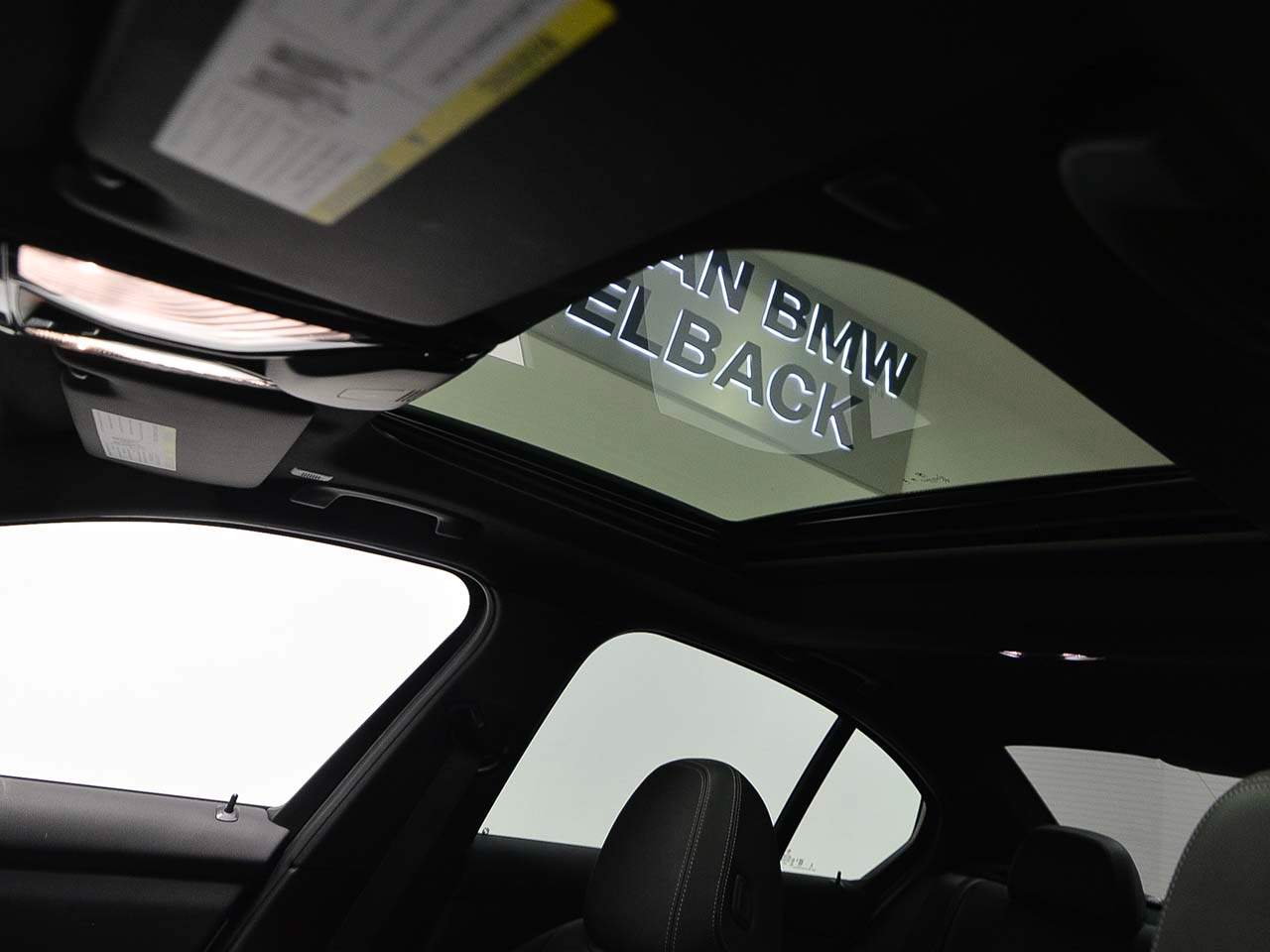 2025 BMW 3 Series 330i - Photo 7