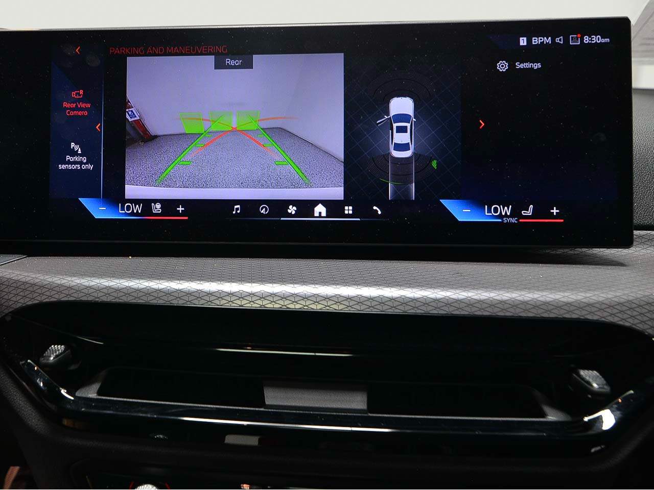 2025 BMW 3 Series 330i - Photo 16