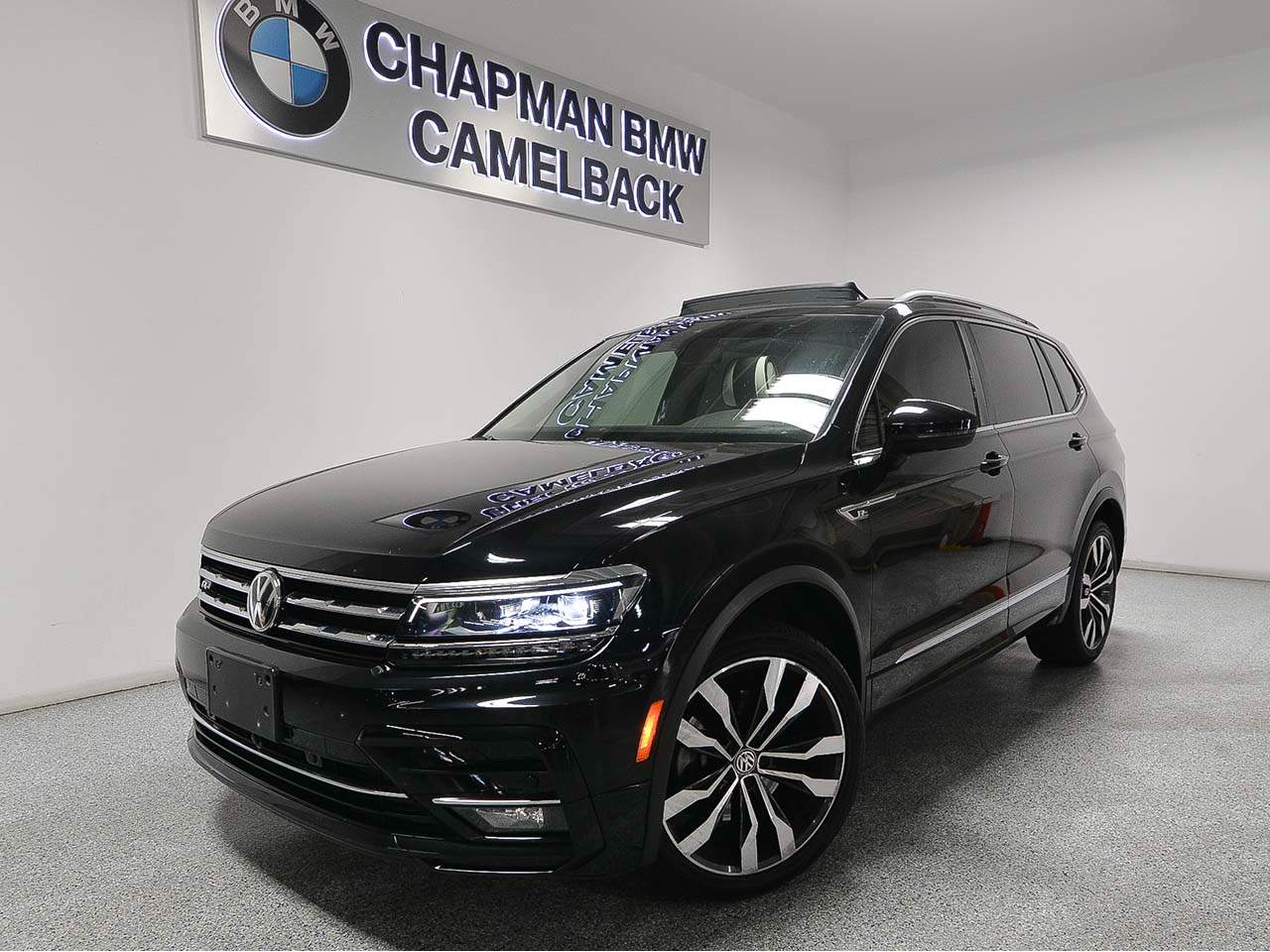 2019 Volkswagen Tiguan 2.0T SEL Premium R-Line 4Motion's photo