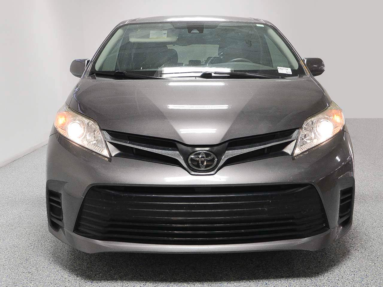 2019 Toyota Sienna LE Mobility 7-Passenger