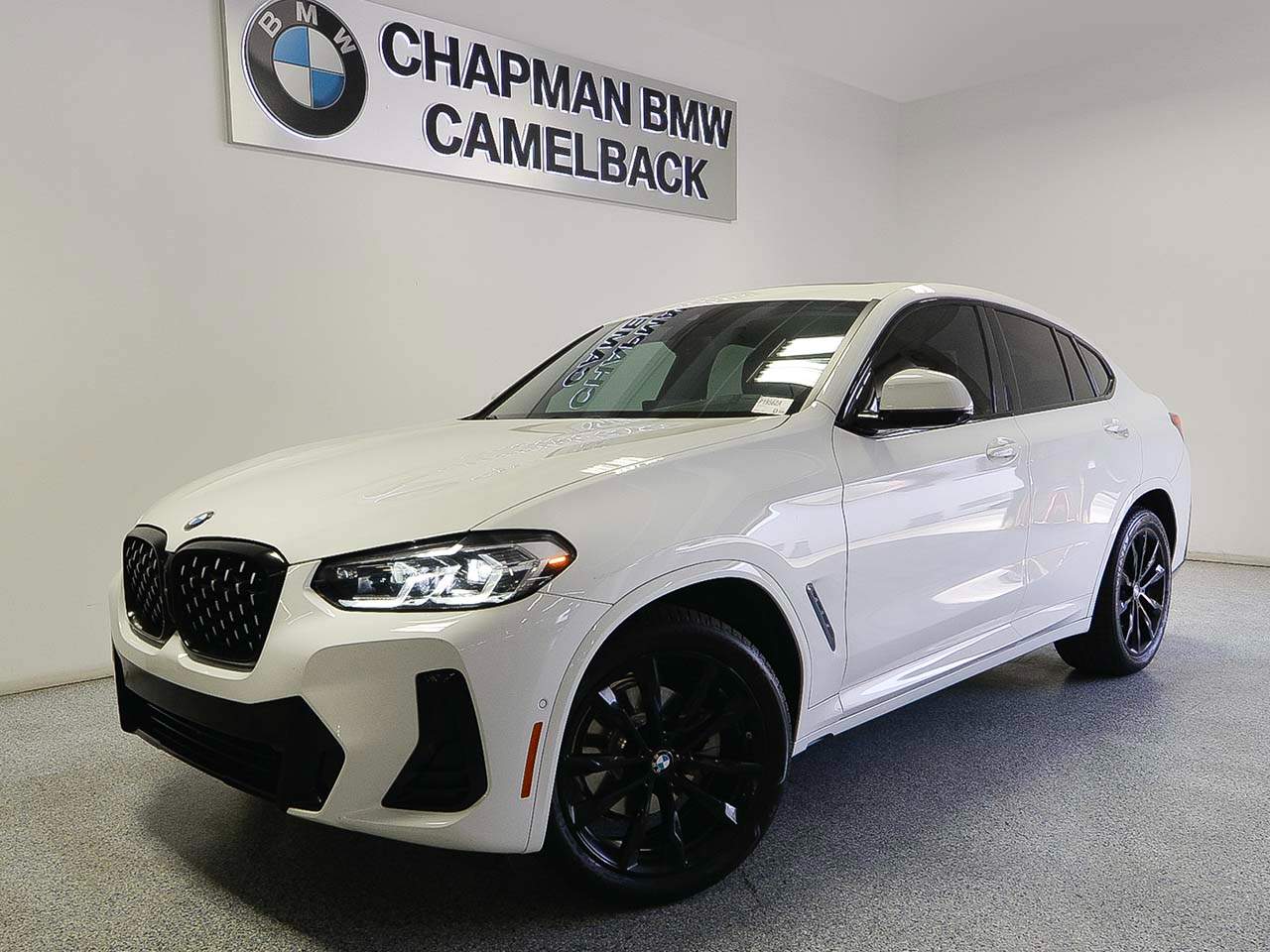 2022 BMW X4 xDrive30i's photo