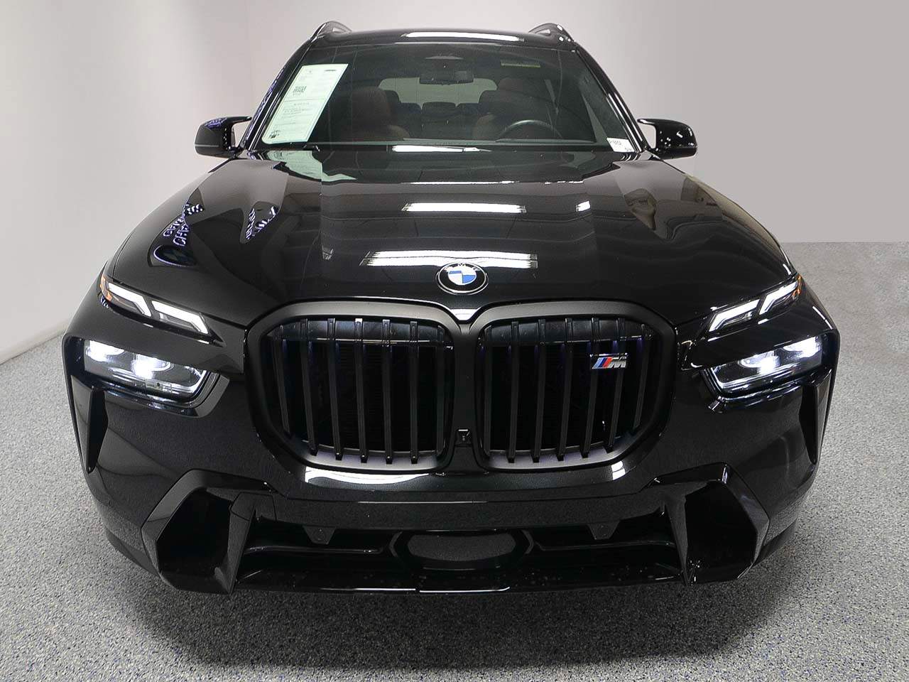2023 BMW X7 M60i