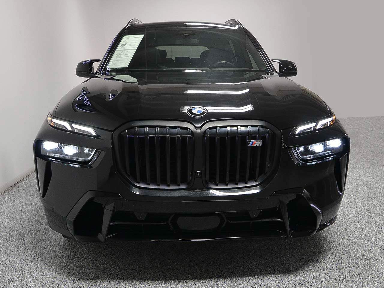 2024 BMW X7 M60i
