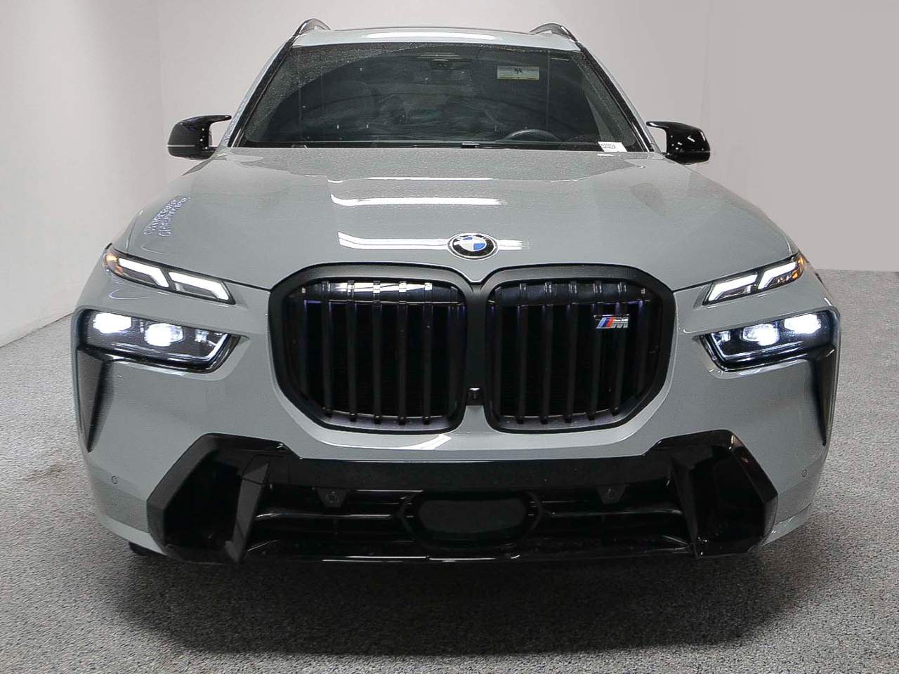 2023 BMW X7 M60i