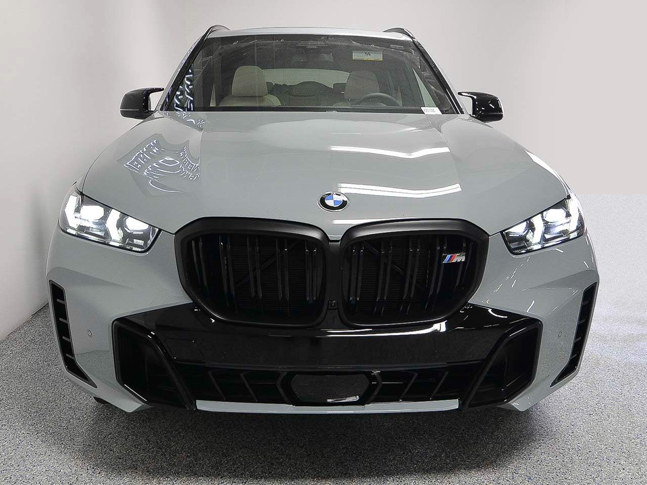 2025 BMW X5 M60i