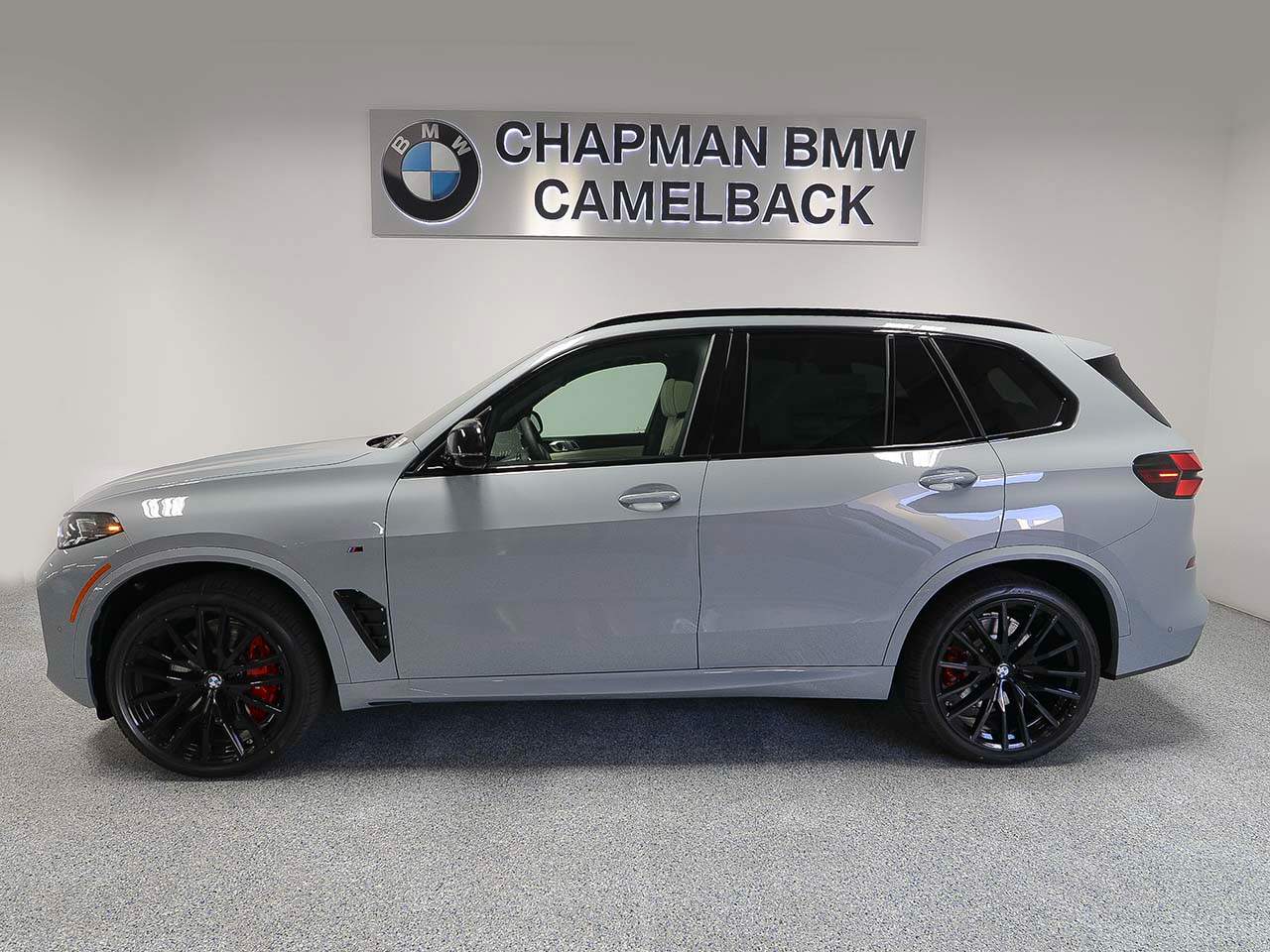 2025 BMW X5 M60i