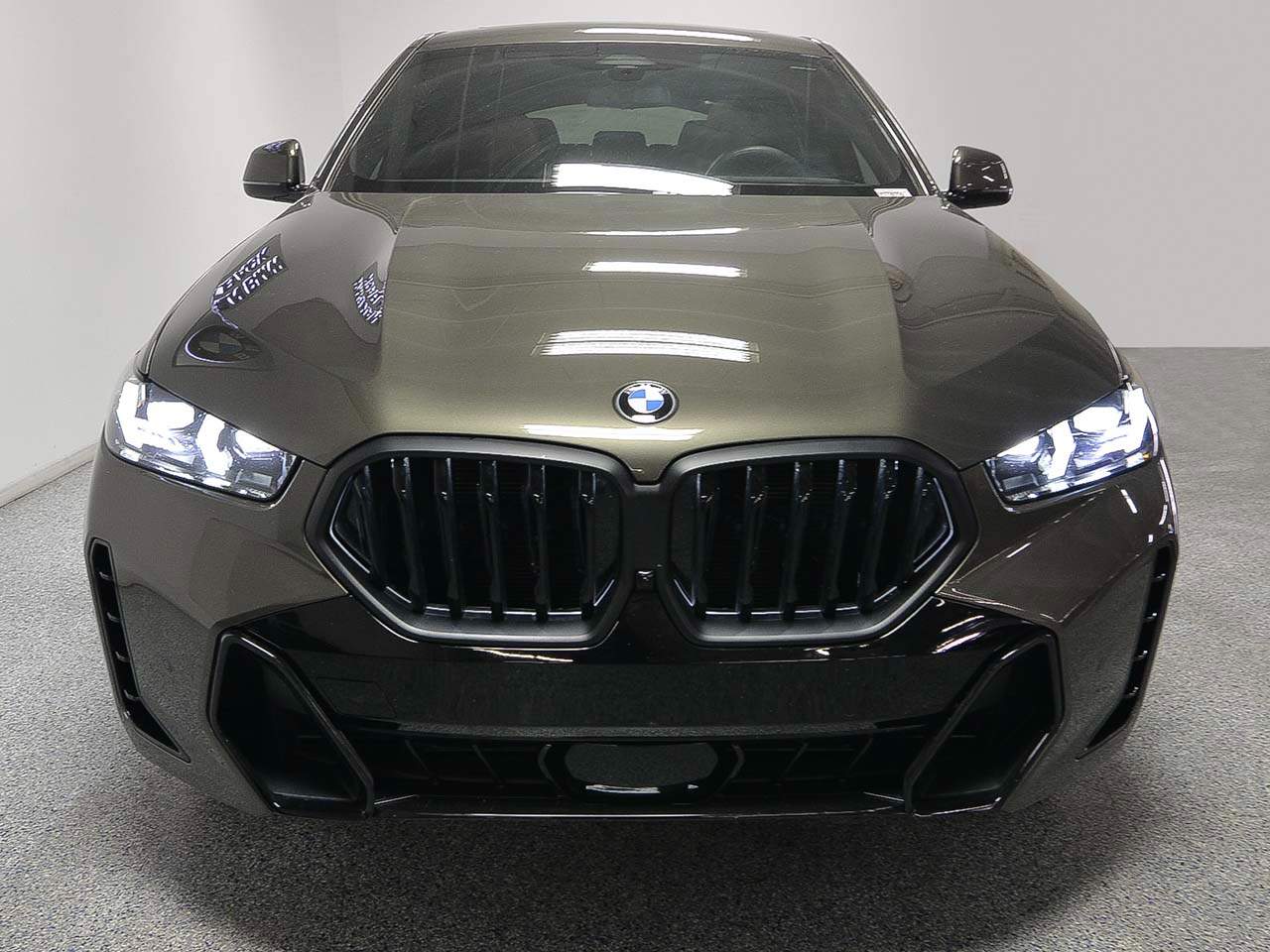 2025 BMW X6 xDrive40i