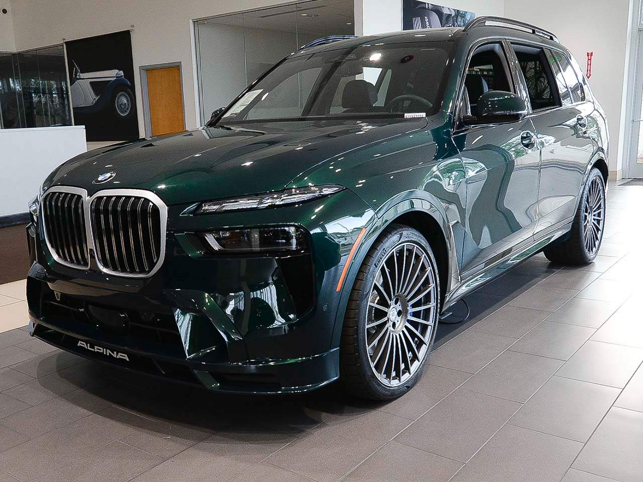 2025 BMW X7 ALPINA XB7