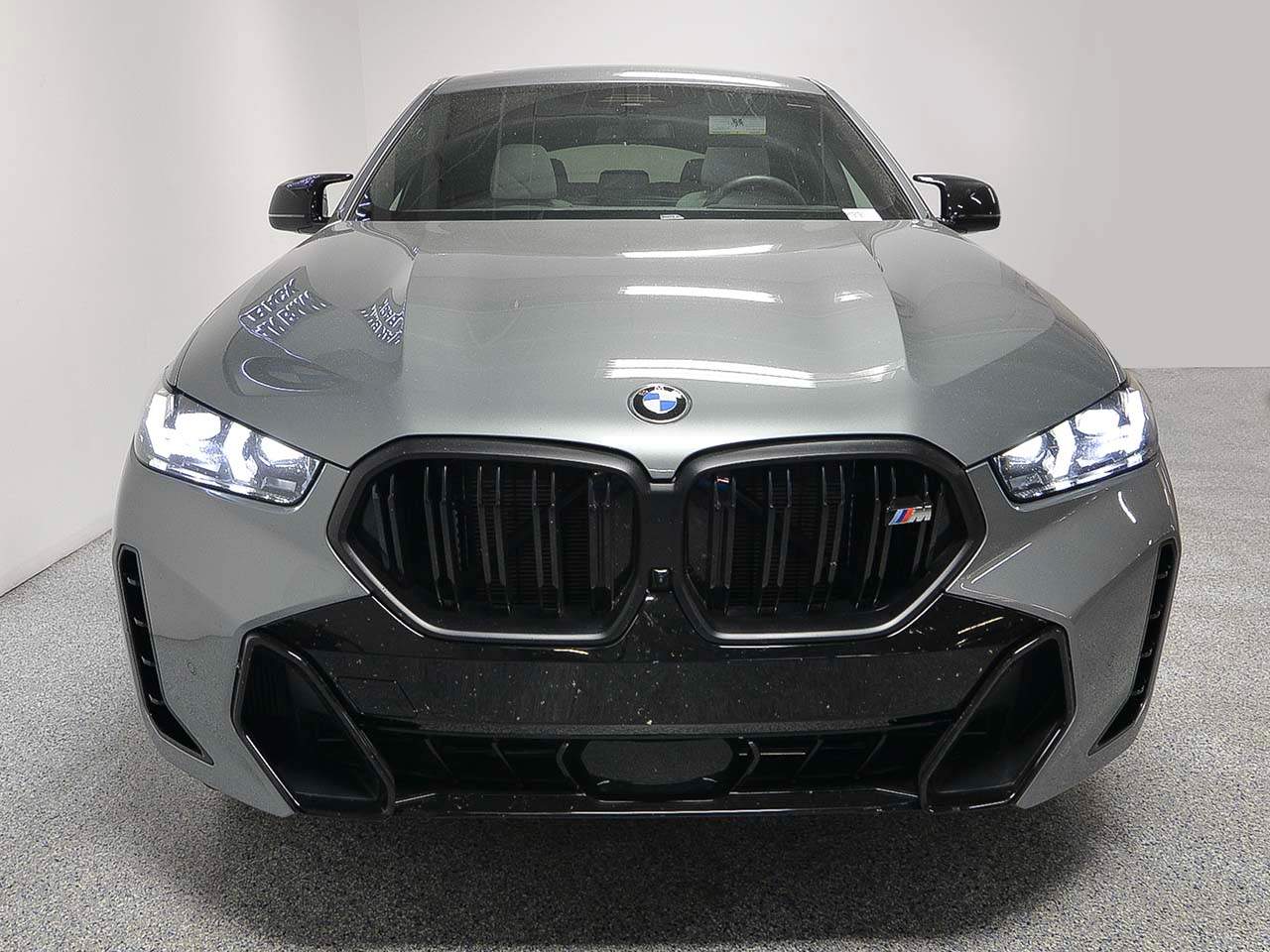2025 BMW X6 M60i