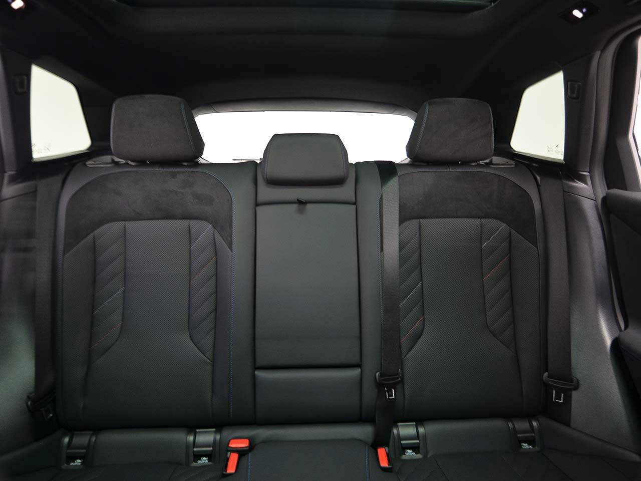 2025 BMW X3 30 - Photo 10
