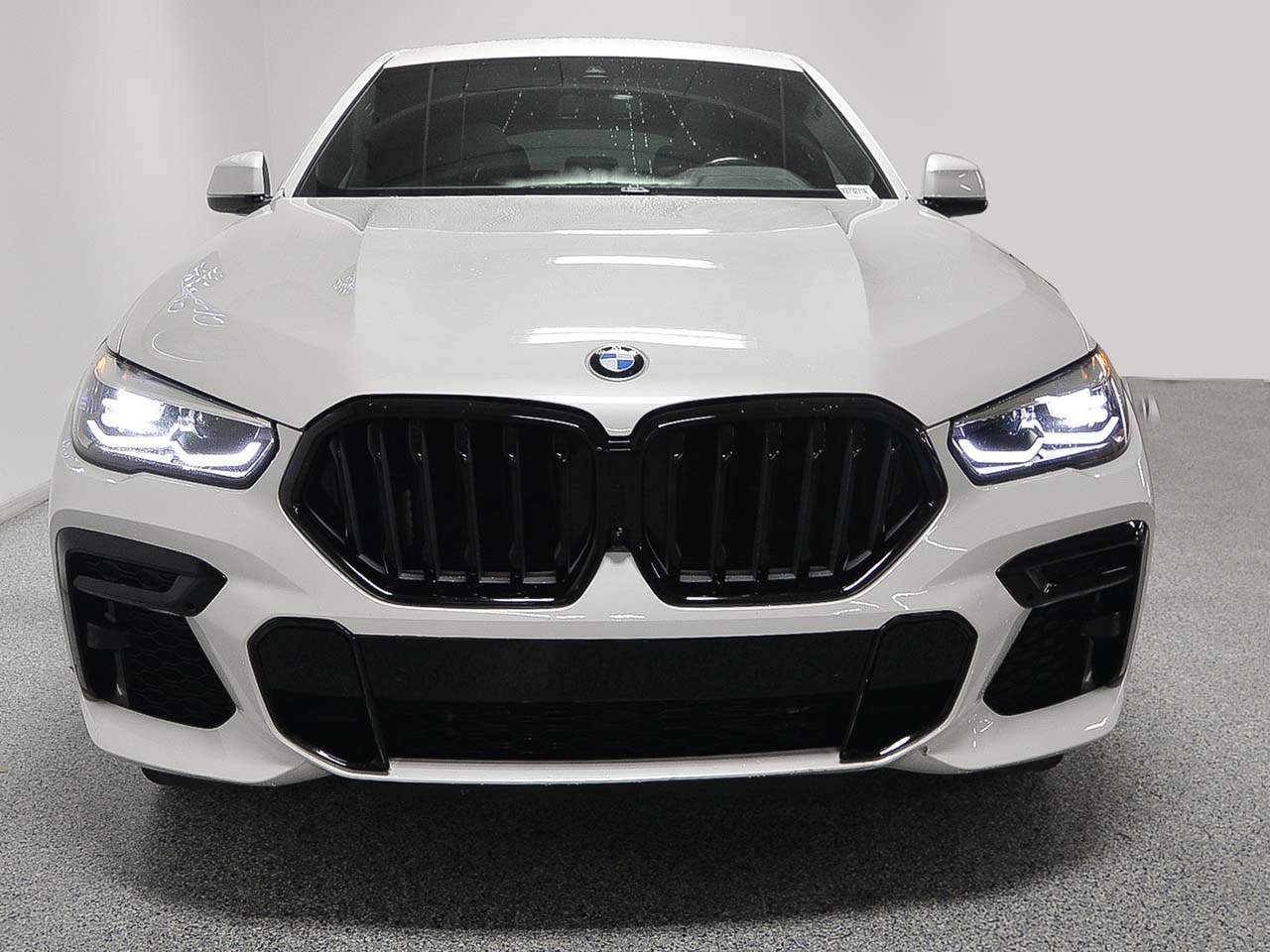 2023 BMW X6 M50i